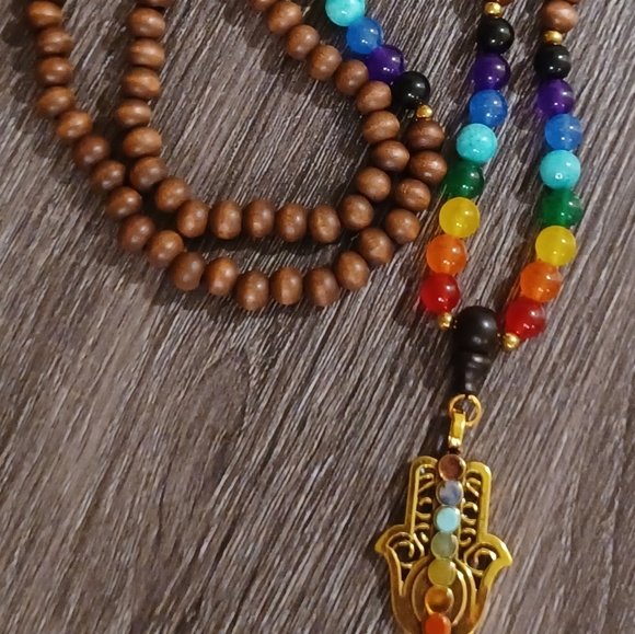 7 CHAKRA GEMSTONES & WOOD BEADS STRUNG ROSARY NECKLACE WITH HAMSA HAND PROTECTIO - Picture 4 of 12